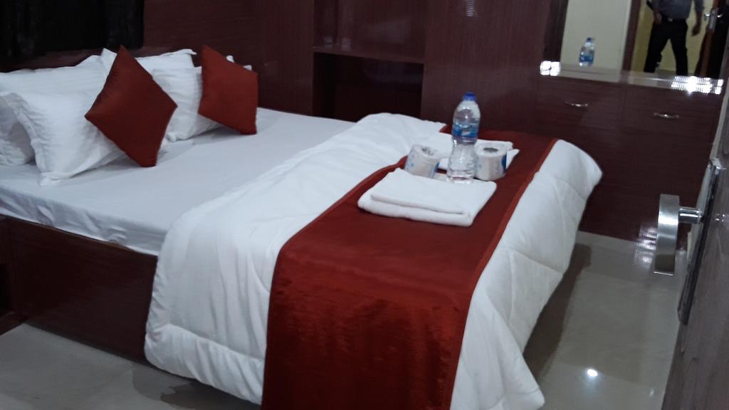 Oyo 66643 Khan Guest House Kolkata Exterior photo